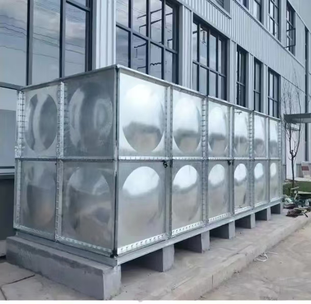 Tanques de almacenamiento de agua galvanizados