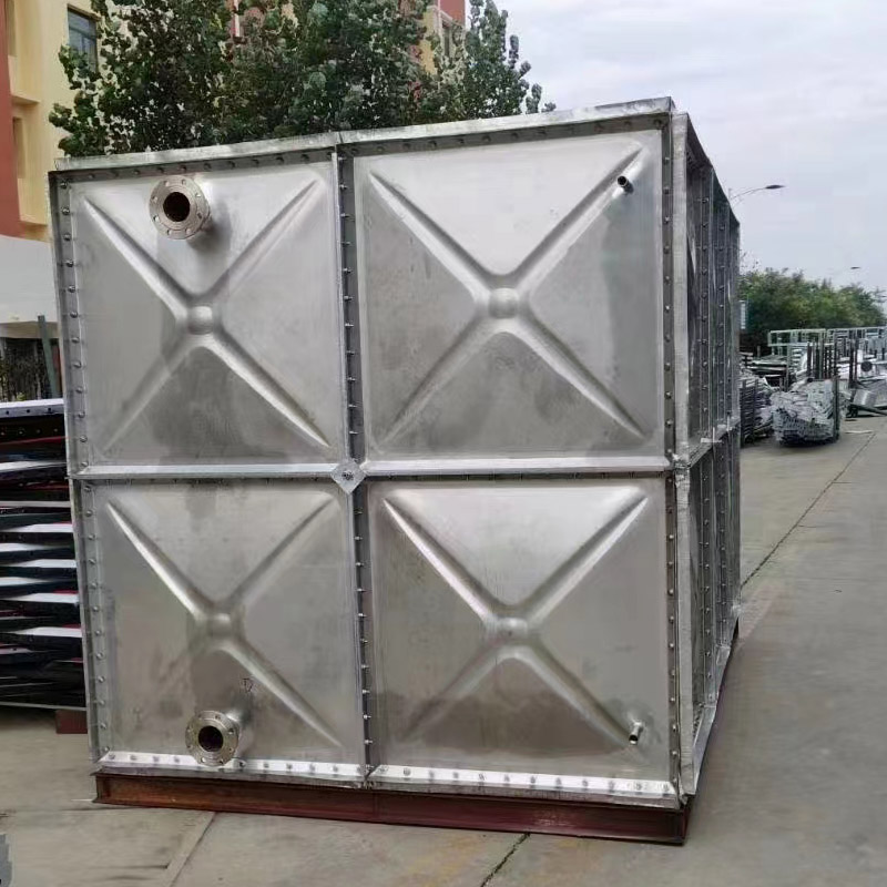 Tanque de agua galvanizado