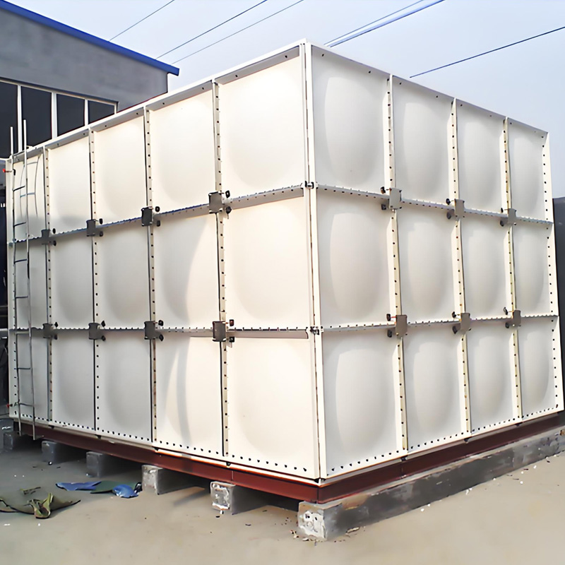 Tangki air SMC terisolasi