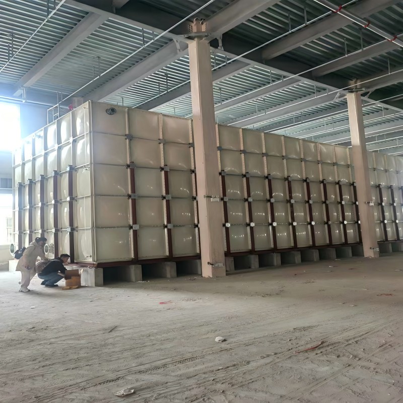 Tangki Fiberglass untuk Penyimpanan Air