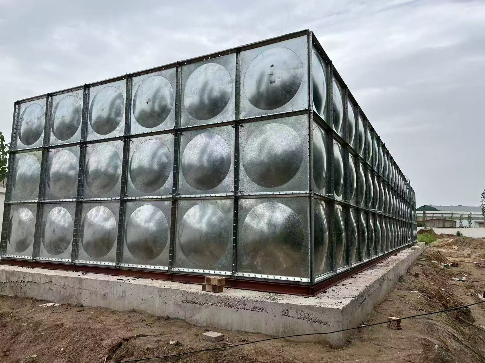 Water Tank Galvanised