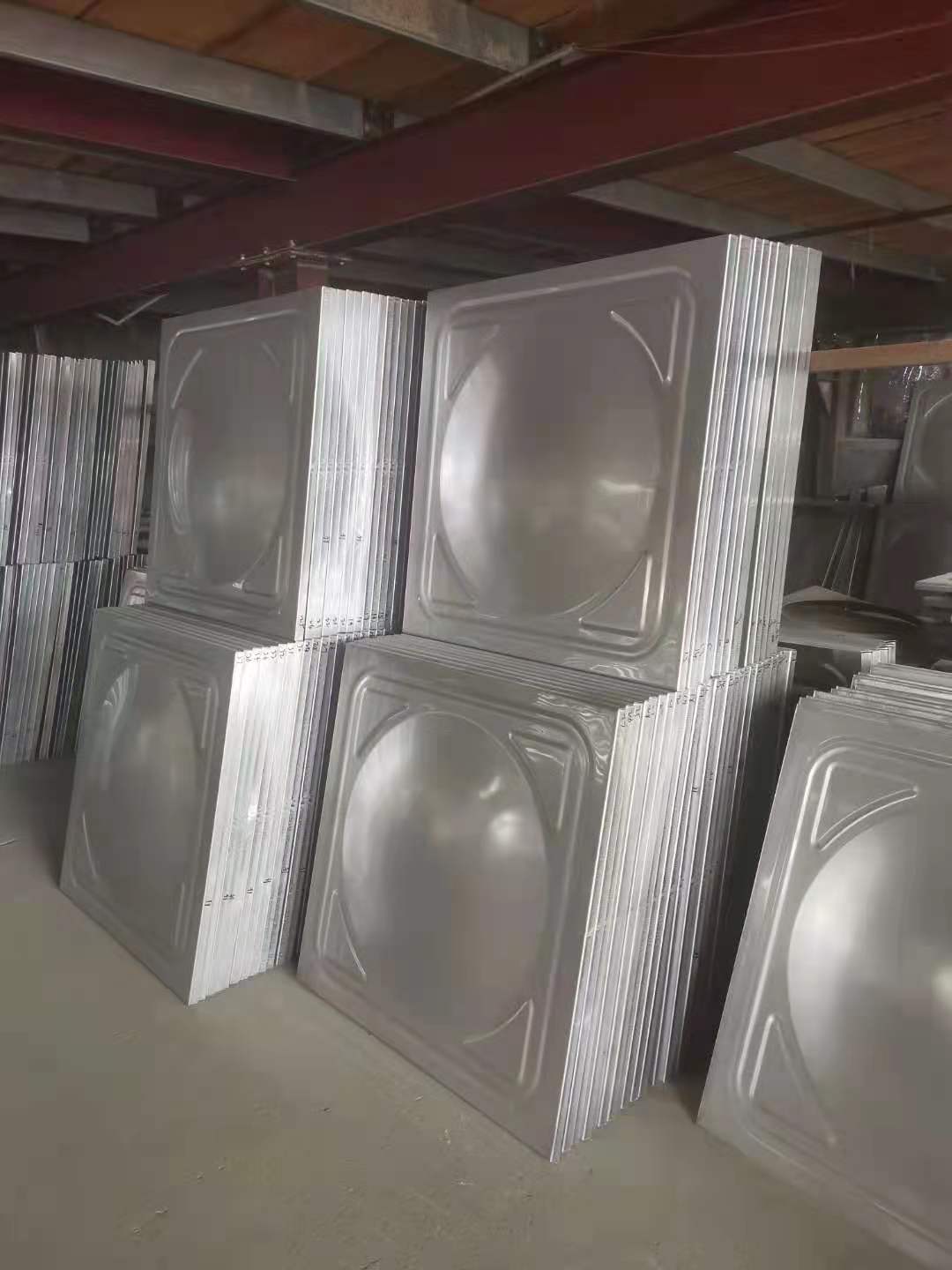 Tanque de agua aislado de acero inoxidable