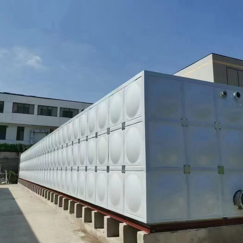 Fiberglass water tank