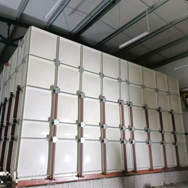 Fiberglass insulated water tank